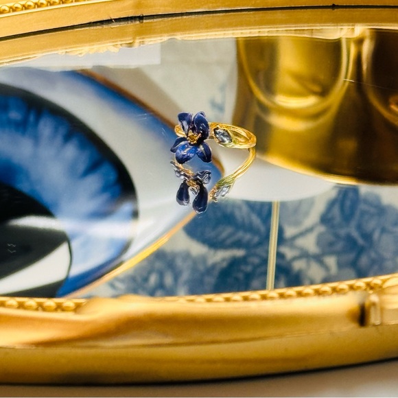 🆕 LES NEREIDES 🧿 NIB Siberian Iris and Faceted Glass Adjustable Ring - Picture 13 of 16